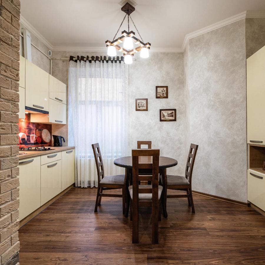 Historic Apartment Sofia In The Old Town Львов Экстерьер фото